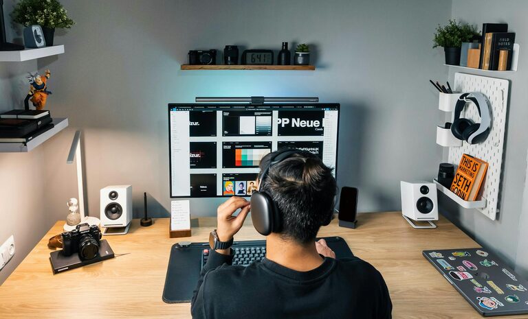 Tips for Creating a Relaxing Home Workspace to Boost Productivity